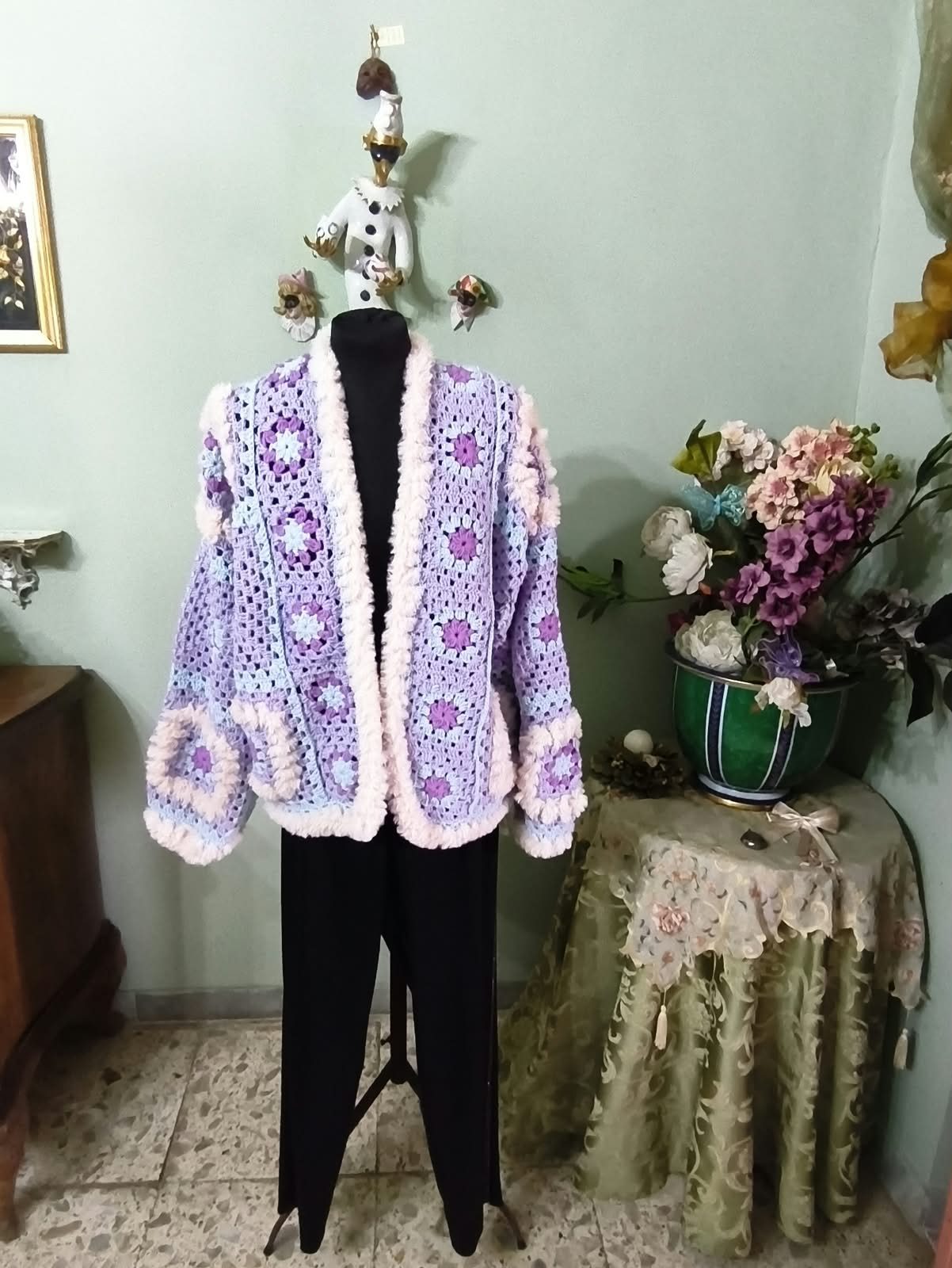 Cardigan uncinetto lilla con bordo effetto pelliccia